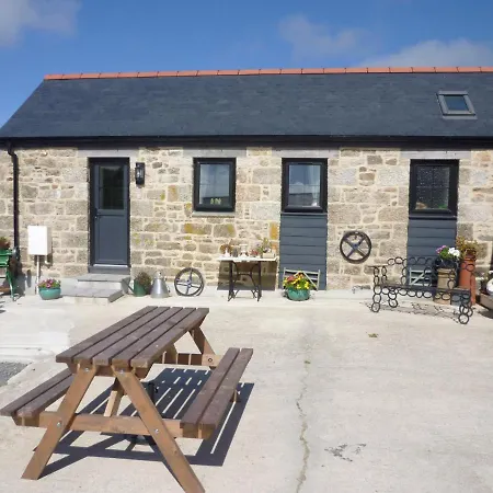 Medlyn Moor Retreats * Porkellis